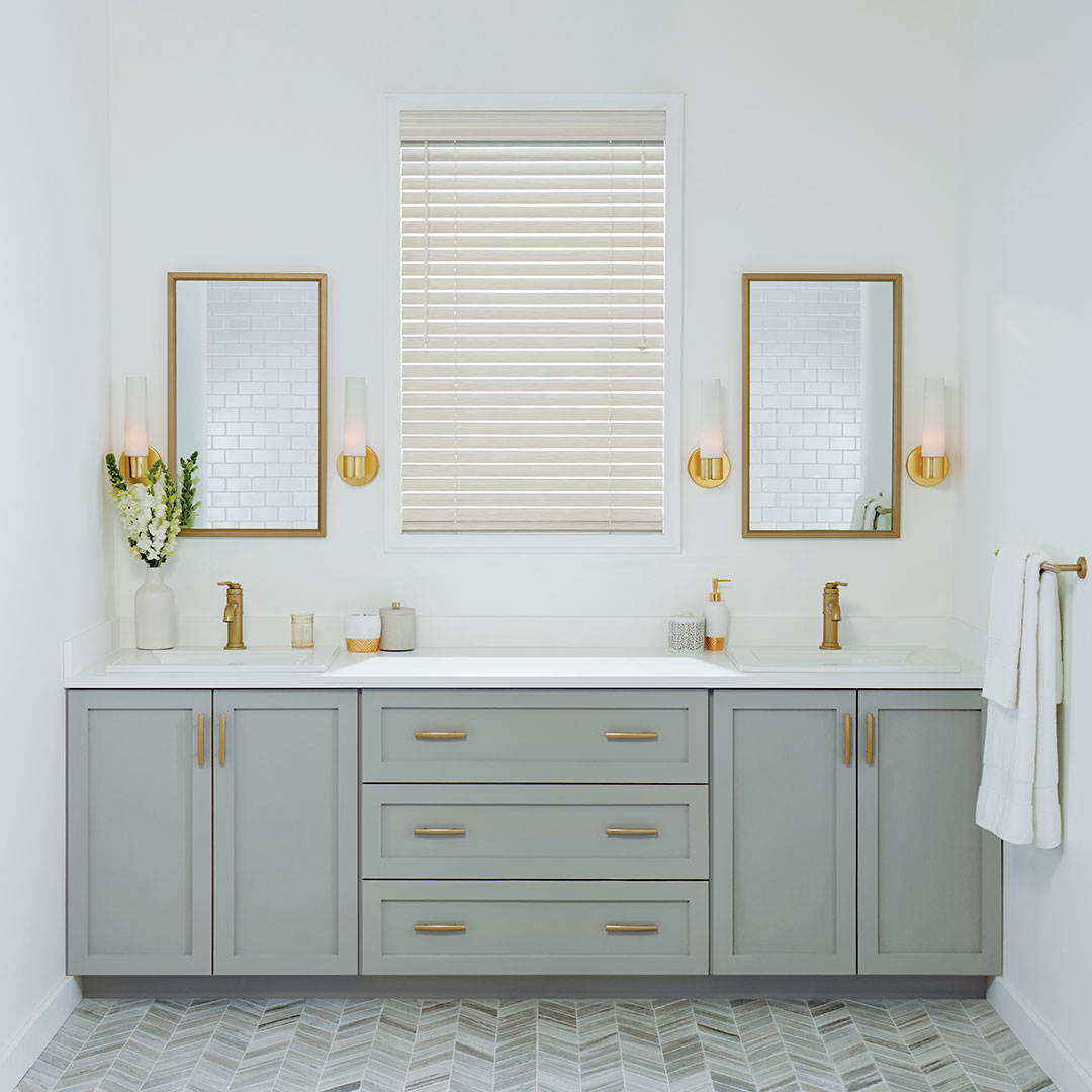 2017_EW_Standard Cordlock_Faux Wood_Bathroom