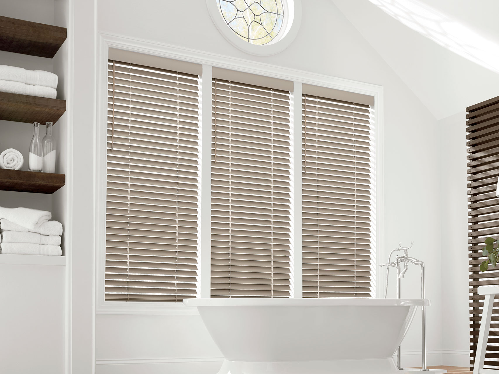 2020_EW_LR_Textured_Bathroom