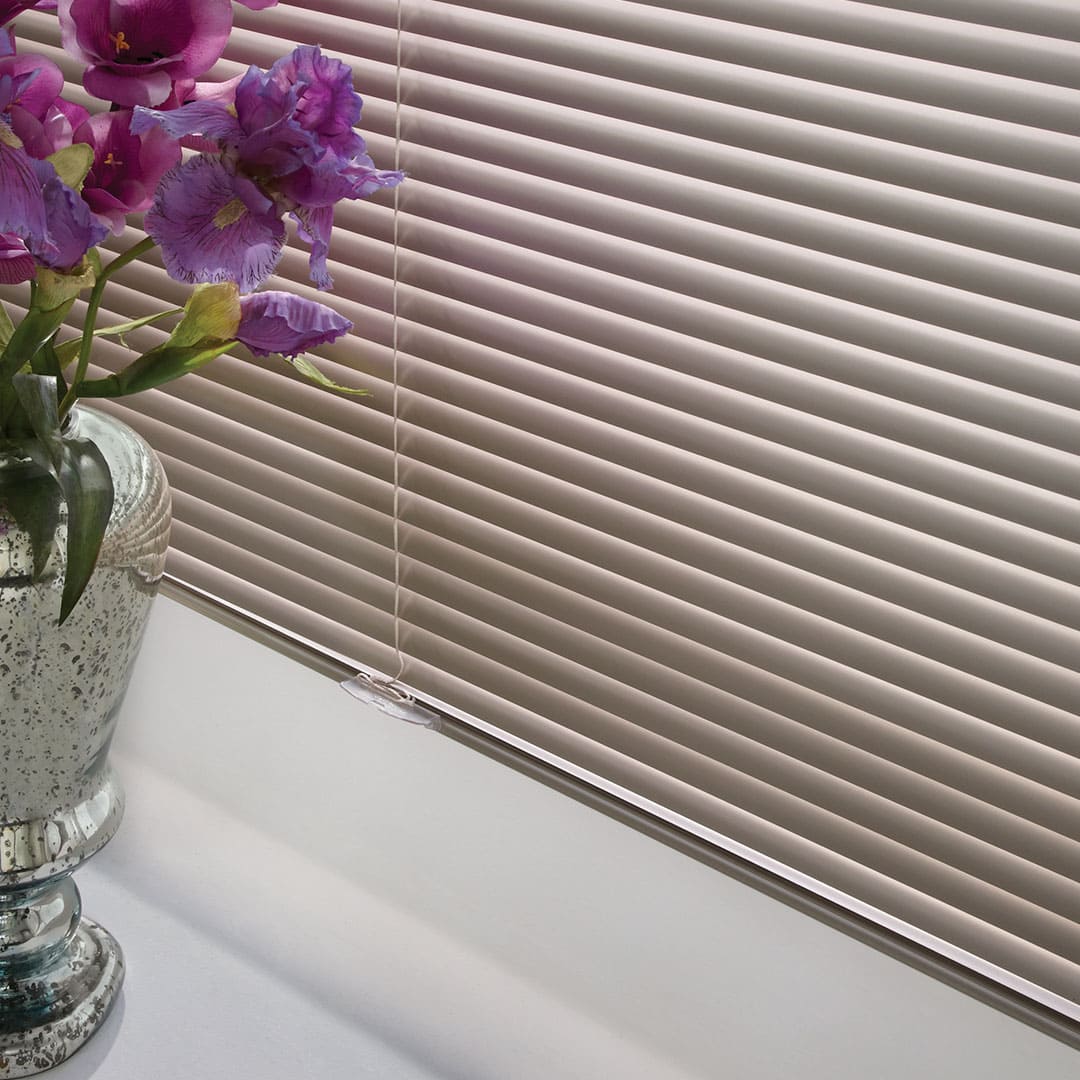 2014_MPM_LR_Aluminum Blinds_Fabric Detail