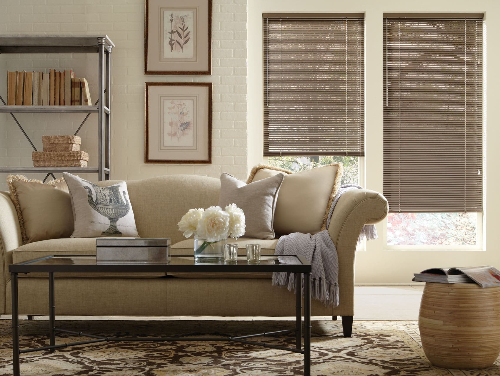 2014_MPM_Standard Cordlock_Aluminum Blinds_Living Room2
